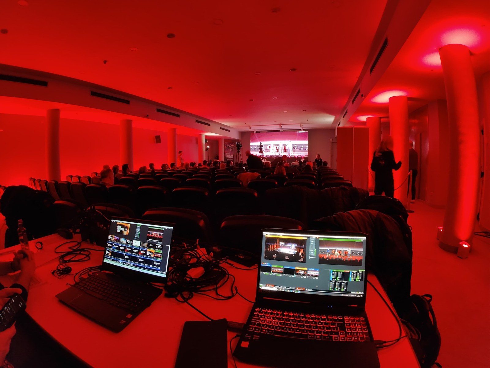 Streaming multicámara y eventos híbridos